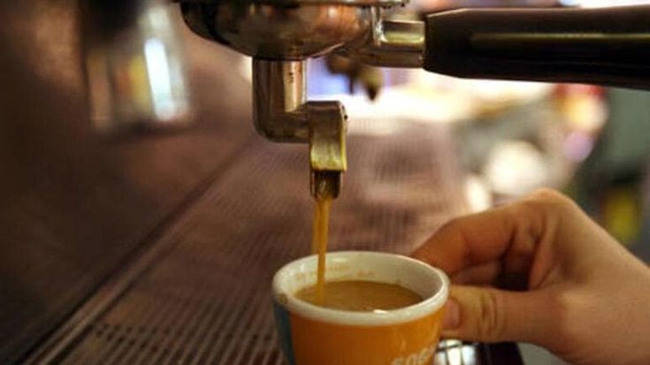 Stangata sulla tazzina del caffè, a Genova verso l’aumento fino a 1,30 euro