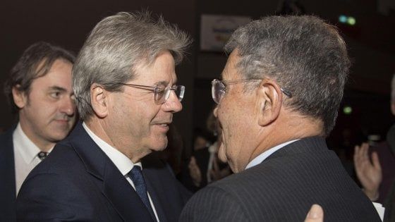 Elezioni, Prodi sceglie Insieme e investe Gentiloni: "Con lui Paese è più forte"