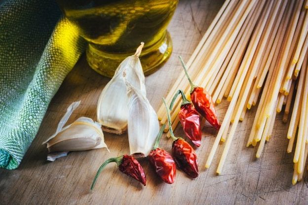Hai 30 anni? Per dirti davvero indipendente devi saper cucinare questi 30 piatti