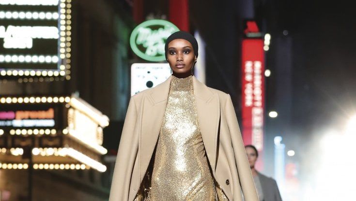 Le passerelle dell'inverno si illuminano di oro