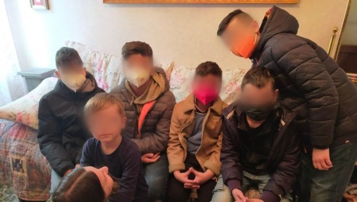 A Viterbo gli alunni delle medie rinunciano alla paghetta per ospitare una famiglia ucraina