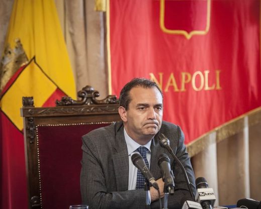 De Magistris, nuovo rimpasto di giunta