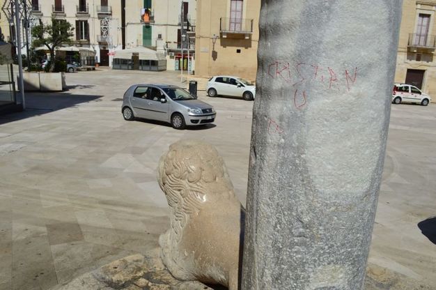 La colonna infame torna nel mirino dei vandali
