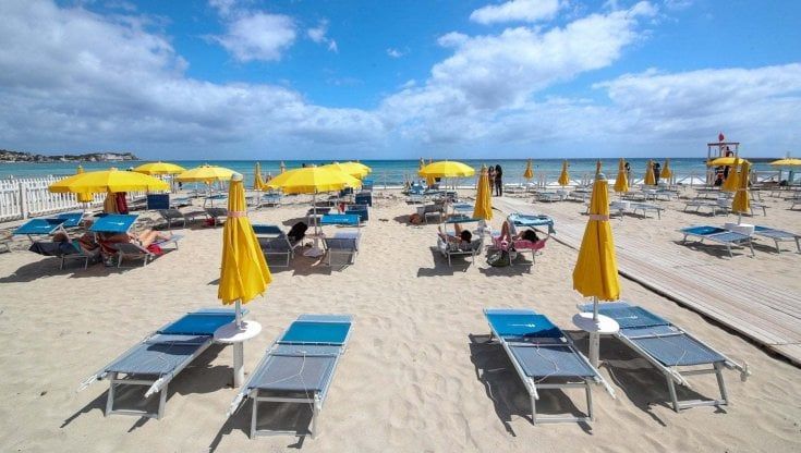 Controlli agli stabilimenti balneari in Costa d'Amalfi, sanzioni