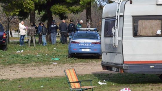 Bari, blitz dei vigili in un altro campo nomadi: cittadini indignati per un agnello sgozzato