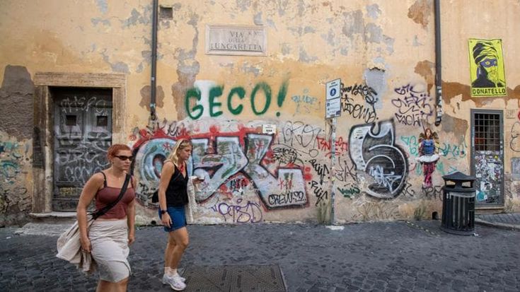 Mossa anti-graffiti del Comune. “Sconti e meno burocrazia per chi rimuoverà le scritte”