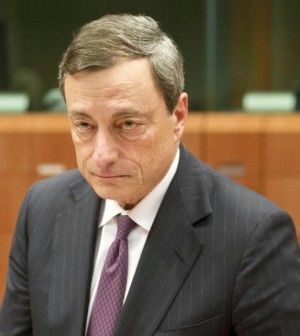 Pressing Ue sull'Italia: "Subito il paracadute per salvare le banche"