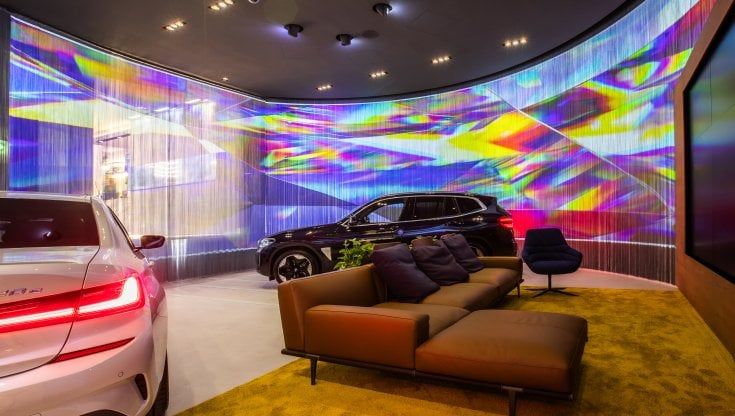 Bmw, la rivoluzione digitale delle vendite e il fattore umano della tecnologia