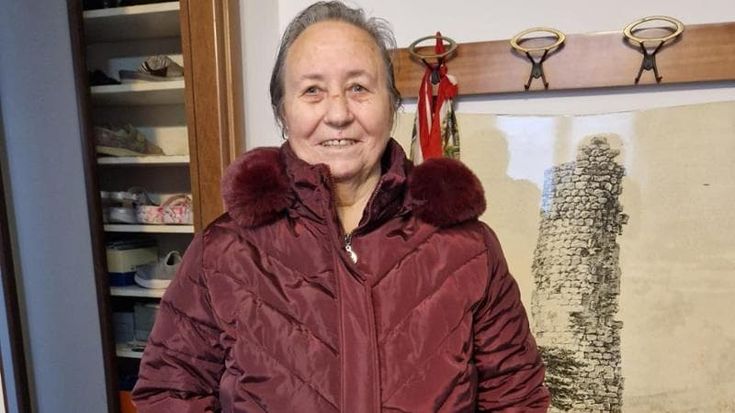 Appello per Rita Trevisan, l’85enne di Baranzate scomparsa da 12 giorni: in un video gli ultimi attimi in casa e per strada, poi il vuoto