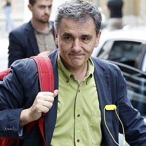 "L'Italia ha salvato le banche tedesche in Grecia, ora Berlino aiuti Roma con gli eurobond"