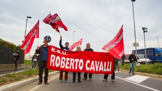 Roberto Cavalli, addio a Firenze: 170 dipendenti trasferiti a Milano