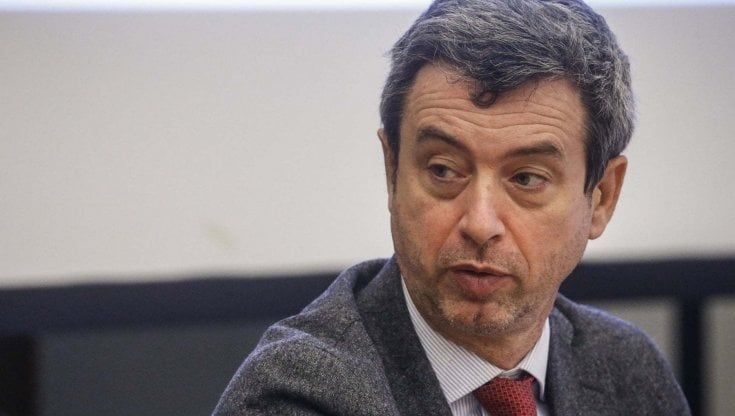 Salari, scontro Confidustria-Orlando. Bonomi: "Aiuti alle imprese che aumentano stipendi? Un ricatto". Il ministro: "Reazione che sorprende"