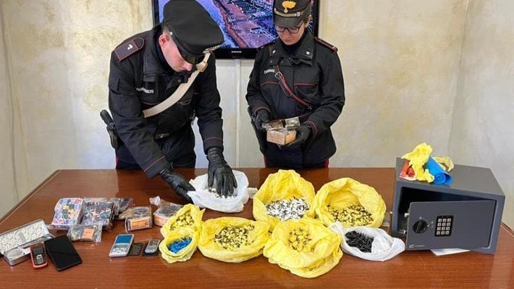 Colpo allo spaccio di droga a Ostia: nove arresti. Sequestrato un chilo di sostanza stupefacente