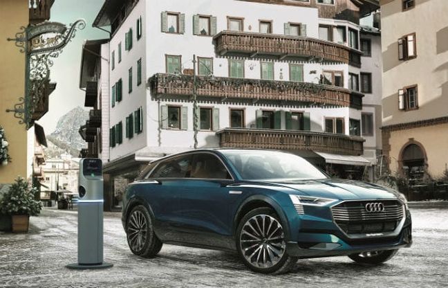 Audi e-Tron, ricarica ultra rapida di serie