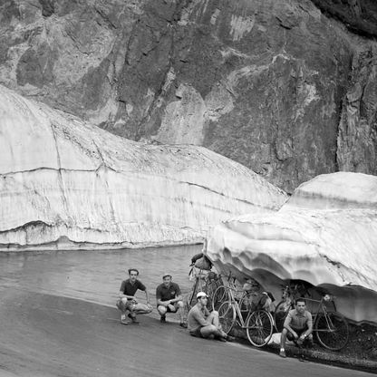 Le vacanze in bici del fotografo sulle Alpi: 65 anni fa