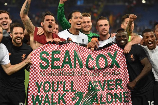 Roma-Liverpool, i Reds festeggiano la finale con striscione dedicato a Sean Cox