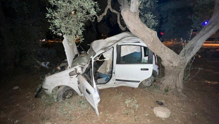 Due tragedie sulle strade baresi, nella notte muoiono un 19enne (sulla Adelfia-Valenzano) e un 47enne sulla statale 16