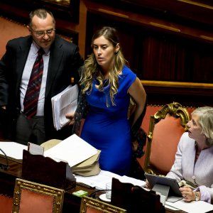 Riforma Senato, ok ad art. 21 su elezione Colle. Opposizioni divise su lettera a Mattarella