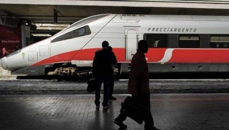 Treni, fra Lecce e Roma ritardi fino a cinque ore: otto convogli coinvolti nei disagi causati da un guasto elettrico