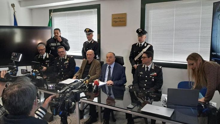 Truffa al sistema sanitario, mazzette per certificati di morte e Dna: 67 misure cautelari a Napoli