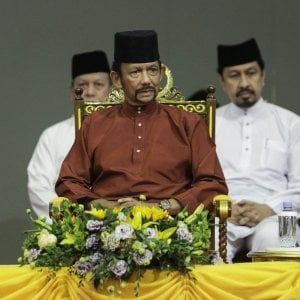 Brunei, in vigore la pena di morte per gay ed adulteri. La comunità Lgbt del Sultanato: "Pena medievale"
