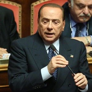 Decadenza Berlusconi. Rinvio su data e voto segreto. Pd: "Pu&ograve; essere palese". Pdl: "Barbari"