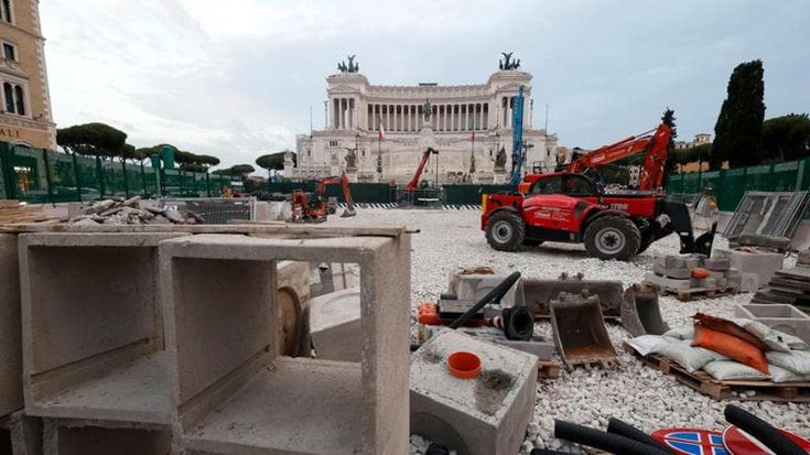 Gualtieri: “Cantiere Piazza Venezia durerà dieci anni”. Dal 21 ottobre cambia la viabilità