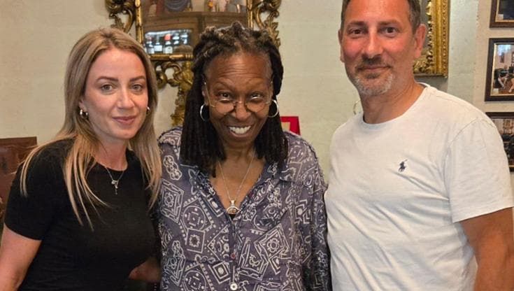 A Matera l’attrice premio Oscar Whoopi Goldberg: in giro tra visite a sassi, chiese e cibo tipico