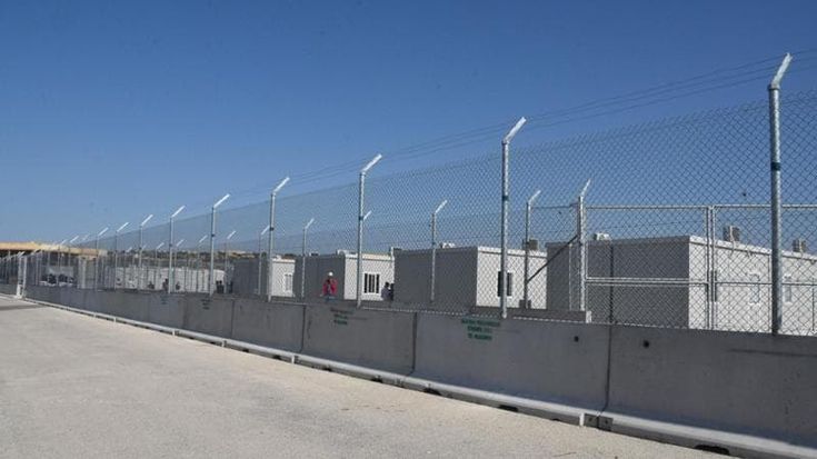 Migranti, centri di detenzione alle frontiere e impronte anche per i bimbi sopra i 6 anni. Ecco il nuovo Patto europeo asilo e migrazione