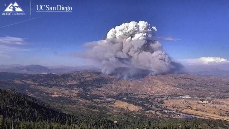 Stati Uniti, lotta contro le fiamme in Nevada: il timelapse del maxi-incendio