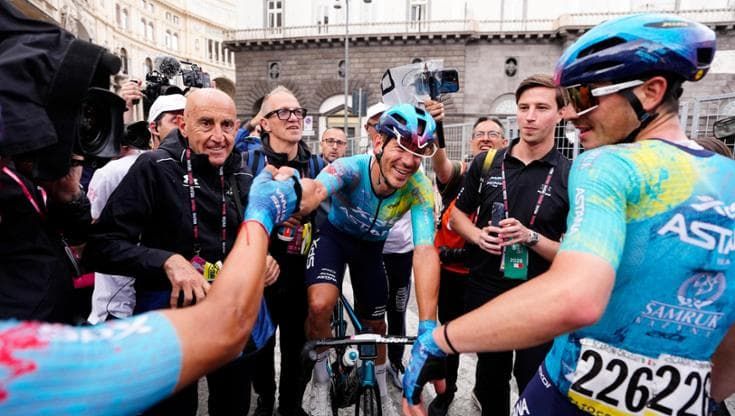 Dalla caduta spunta Ballerini, primo sprint azzurro al Giro