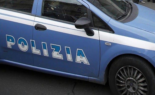  Ruba generi alimentari all'Esselunga di Parma, denunciato