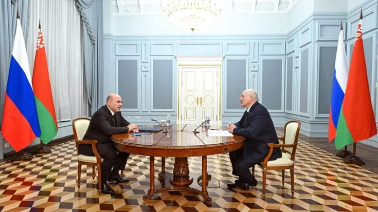 Lukashenko a sorpresa da Vladimir: “Risolveremo il problema ucraino”