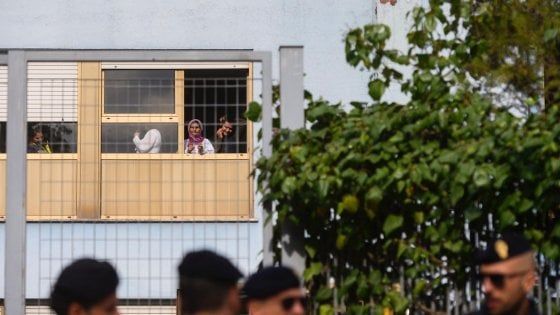 La rivolta contro i rom di Torre Maura a Roma,  il pane calpestato e la pietas negata