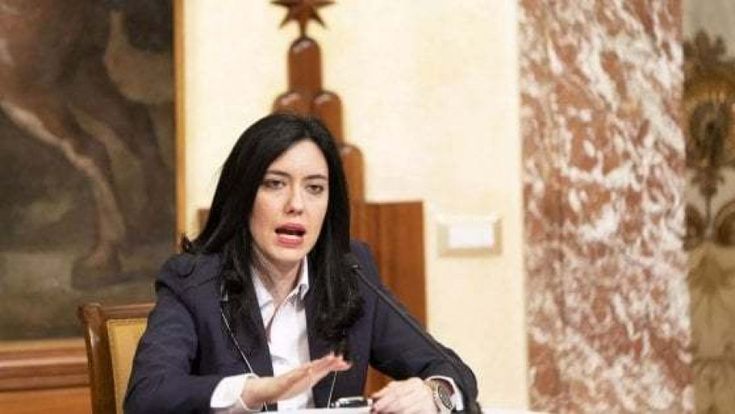 I tormenti della ministra Azzolina