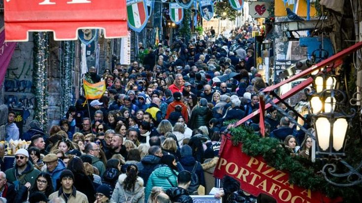 San Gregorio Armeno, regge il senso unico il Comune: “Ma studiamo altre soluzioni”