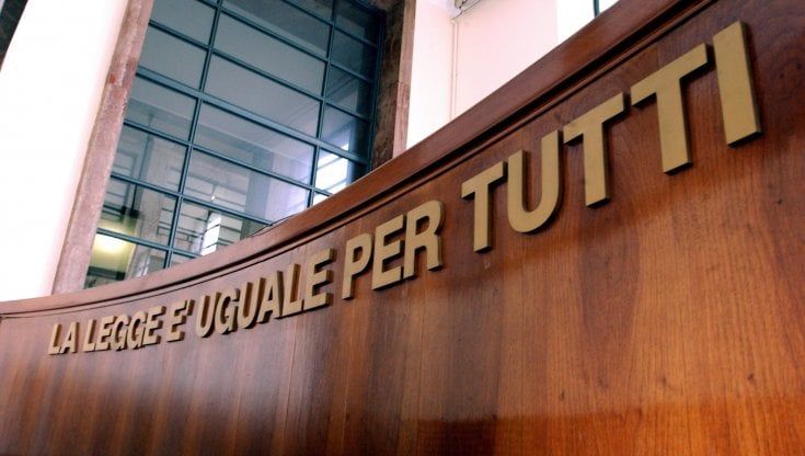 Si licenzia dall'azienda di famiglia, niente assegno dall'ex marito: "Ha lasciato il lavoro solo per avere il mantenimento" 