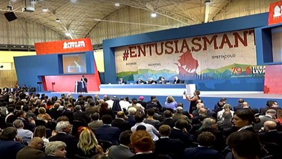 Bari, Renzi diserta la Fiera. E i sindaci salentini 'no Tap' contestano il sottosegretario De Vincenti