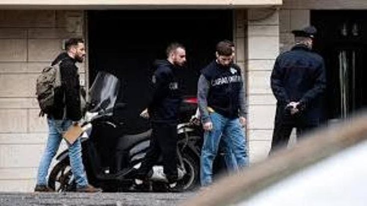 Rubano nelle auto e poi svaligiano le case: l’ultima tecnica dei ladri d’appartamento