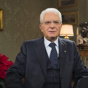 Mattarella al Papa: "La politica tuteli le frange più deboli"