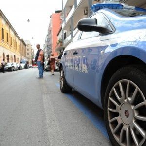 Brindisi, 19enne ucciso in strada con tre colpi di pistola alla testa