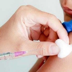 Vaccini in Piemonte, grazie alla nuova legge, la copertura supera il 95 per cento  