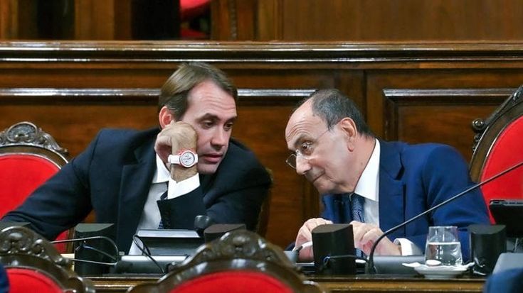 Centrodestra fra ansia e silenzi. La Dc ferma la campagna acquisti