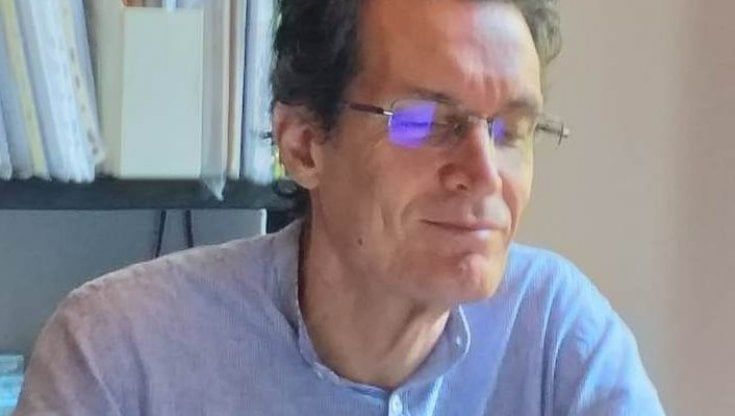 La crociata del prof contro la legge 194. "Sciocchezze, chieda scusa alle donne", decine di firme dal mondo della cultura e della medicina