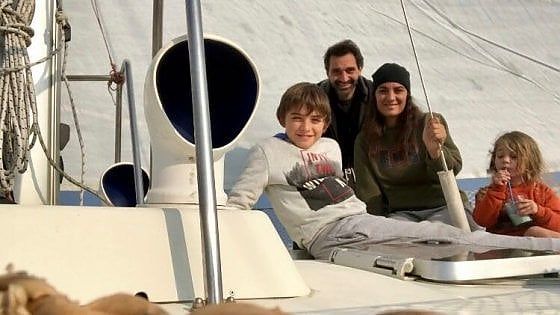 Mollo tutto e vado a vivere in barca a vela: la scelta controcorrente di una famiglia di Novara