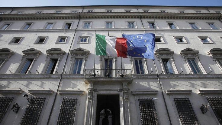 Scattano gli aumenti per tutti i dipendenti regionali: un "premio" da 52 milioni