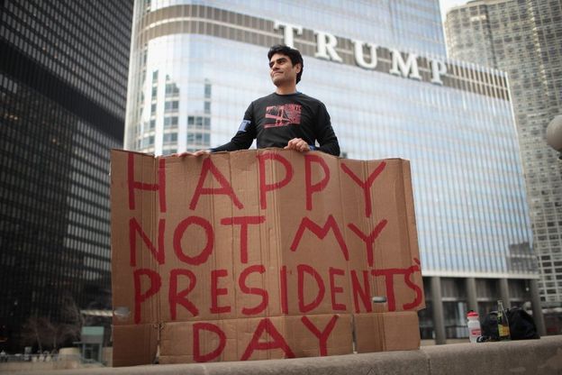 "Non è il mio presidente", da Los Angeles a New York: in migliaia in piazza contro Trump