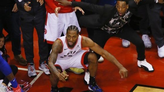 Basket, playoff Nba: magia di Leonard, Toronto in finale a Est. Fa festa anche Portland