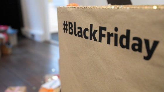 Black Friday, il Politecnico vede il record: "Gli italiani spenderanno più di un miliardo online"