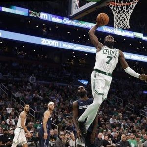 Basket, Nba: ottava vittoria di fila per Boston, Leonard fa triste la "sua" Toronto